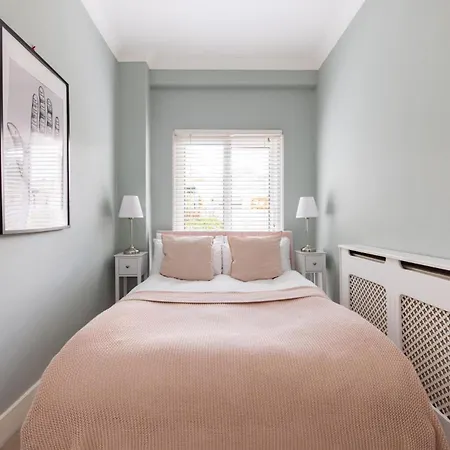Olympia's Torch 1 Bedroom In Kensington