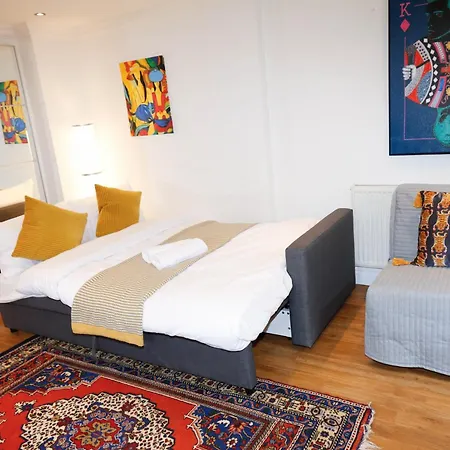 아파트 New Luxury In Location Next To Shops, Cafes, Bars & Metro *