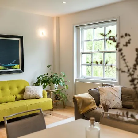 Stunning 2 Bed In Nothing Hill * London
