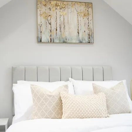 Oakleigh House, 3 Bedroom, Free Parking *