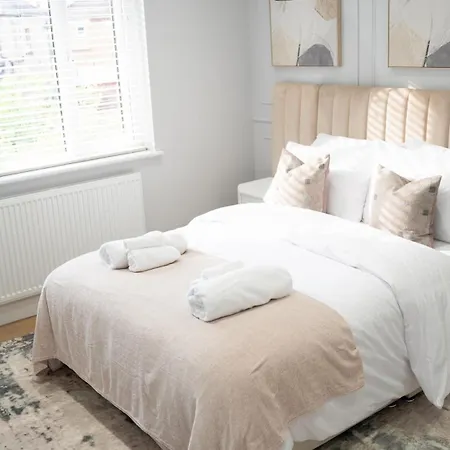 Oakleigh House, 3 Bedroom, Free Parking East Barnet