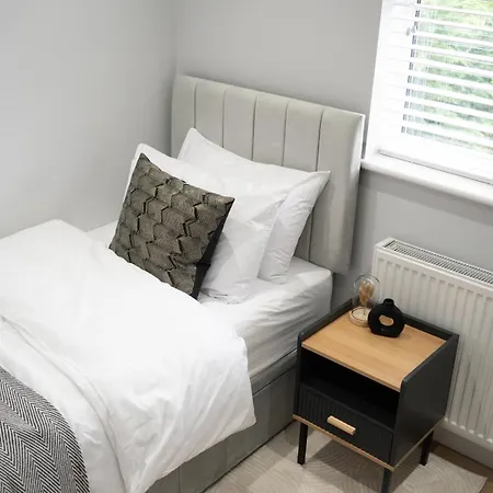 Apartment Oakleigh House, 3 Bedroom, Free Parking *
