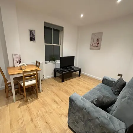 In Battersea Near Power Station/london Eye Bs3 Apartment *