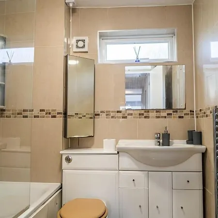 Holiday home Modern 3 Bedroom House In Finchley Totteridge