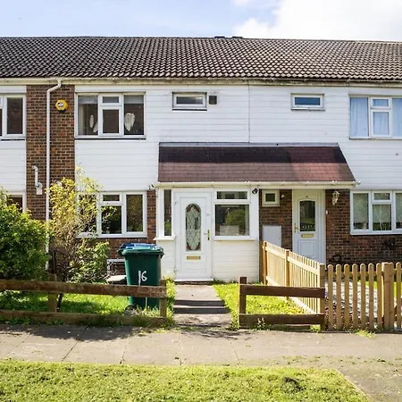 Holiday home Modern 3 Bedroom House In Finchley *