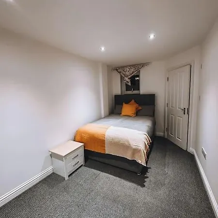 Modern 2 Bedroom Flat In Balham