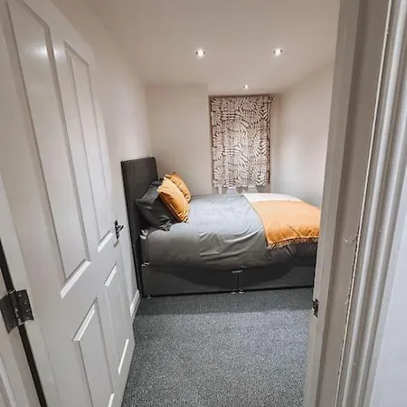 Modern 2 Bedroom Flat In Balham