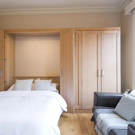 Small Sun Lit Studio Minutes From Kings Cross Station *