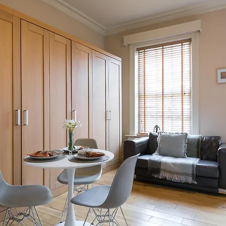Apartment Small Sun Lit Studio Minutes From Kings Cross Station *