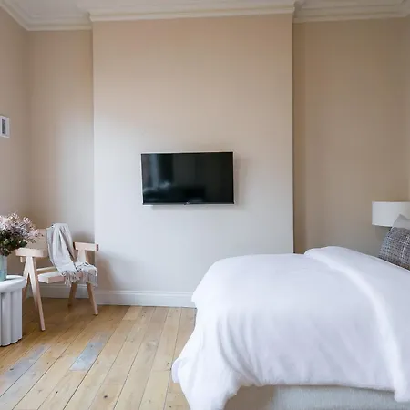 Apartment Small Sun Lit Studio Minutes From Kings Cross Station *
