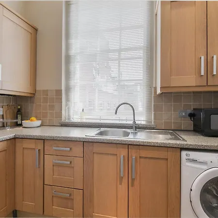 Apartment Small Sun Lit Studio Minutes From Kings Cross Station London