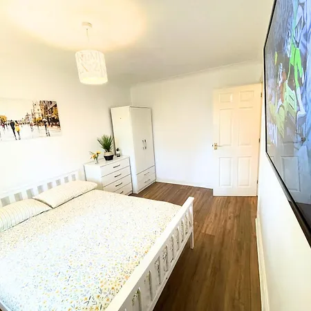 A Lovely Near Greenwich Homestay London