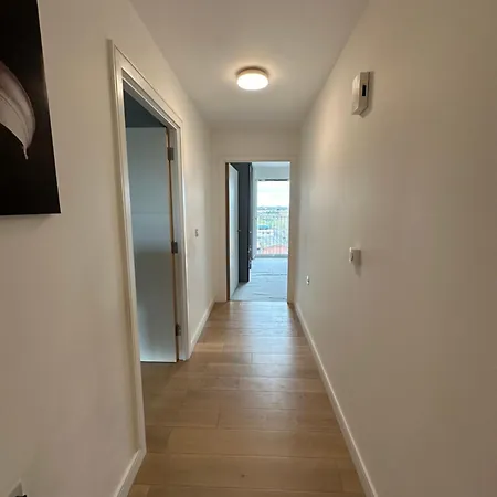 Luxury 3 Bedroom Flat In Stratford, * London
