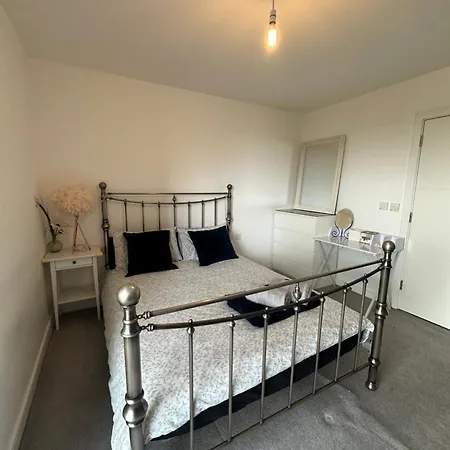 Apartment Luxury 3 Bedroom Flat In Stratford, London