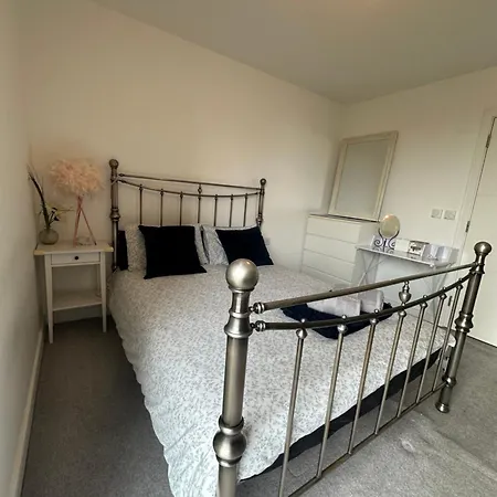 Luxury 3 Bedroom Flat In Stratford, * London