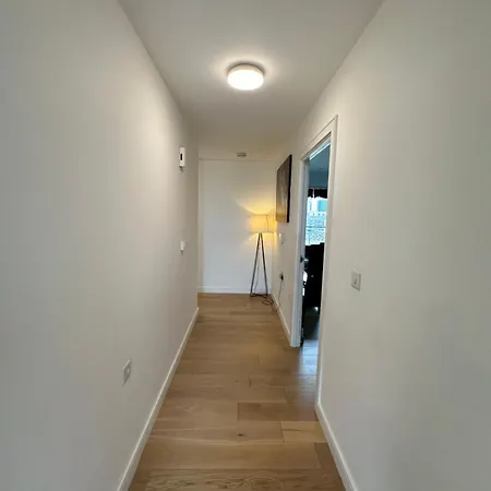 Luxury 3 Bedroom Flat In Stratford, *
