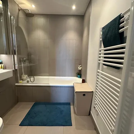 Luxury 3 Bedroom Flat In Stratford, Apartment *