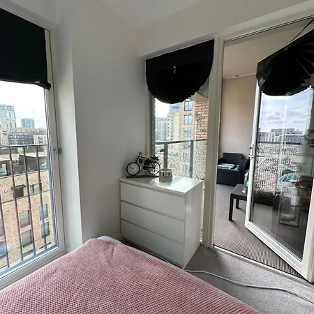 Apartment Luxury 3 Bedroom Flat In Stratford,
