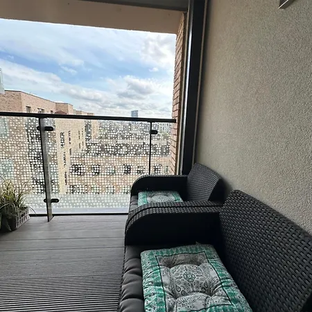 Apartment Luxury 3 Bedroom Flat In Stratford, London