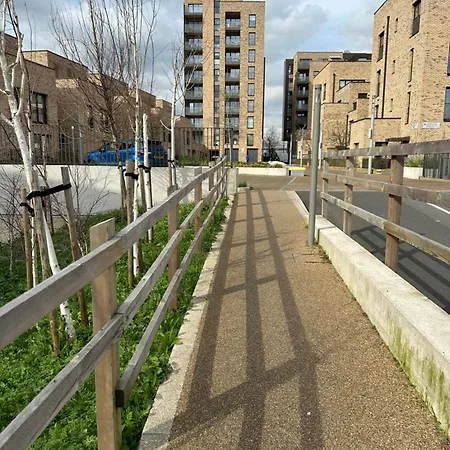 Apartment Luxury 3 Bedroom Flat In Stratford,