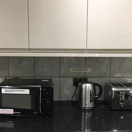 Private Renovated With Standard Size Brown Desk In Se9 6pg * London