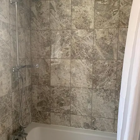 Private Renovated With Standard Size Brown Desk In Se9 6pg
