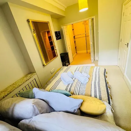 Cozy And Comfy Flat In Earls Court Apartment *
