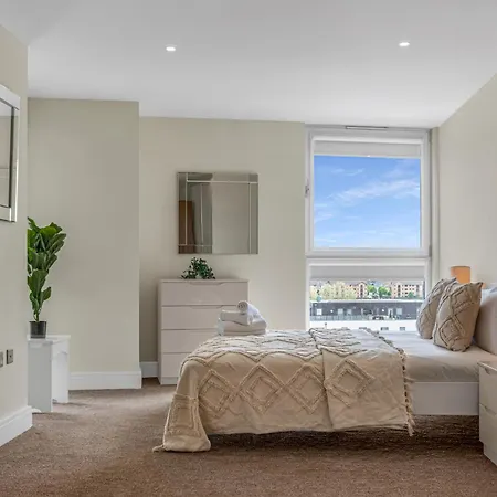 Mysquare Lanterns Way At Canary Wharf Apartment *