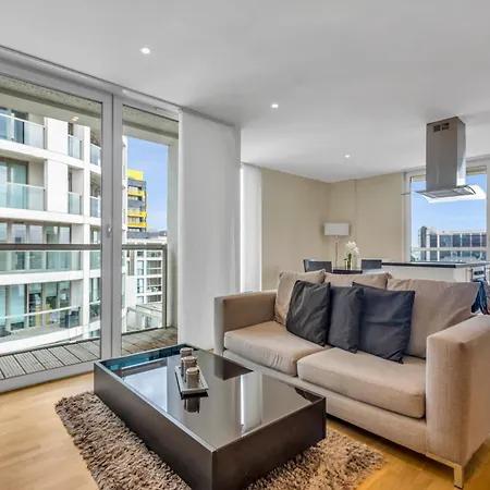 Mysquare Lanterns Way At Canary Wharf Apartment