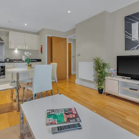 Mysquare Lanterns Way At Canary Wharf Apartment London