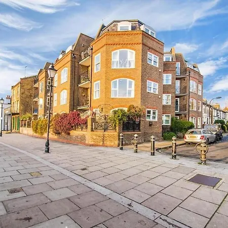 Flat Unlisted Apartment