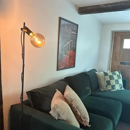 Countryside 2 Bed Cottage- Aylesbury *