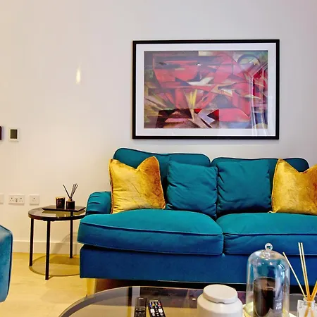Luxury Retreat Apartment *