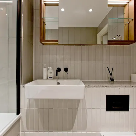 Luxury Retreat *