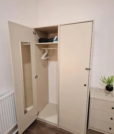 2 Bed Apartment, Near Canary Wharf, O2, Excel, Airport Apartment London