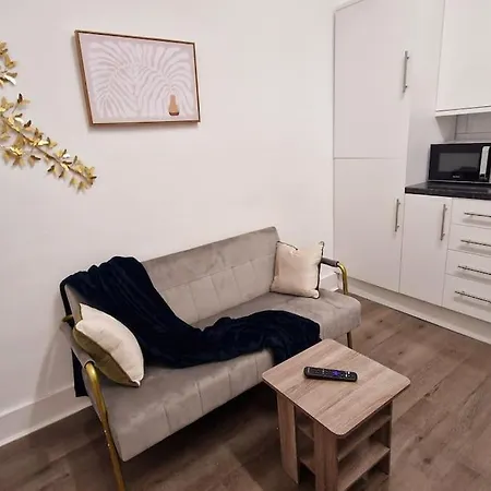Apartment 2 Bed Apartment, Near Canary Wharf, O2, Excel, Airport London