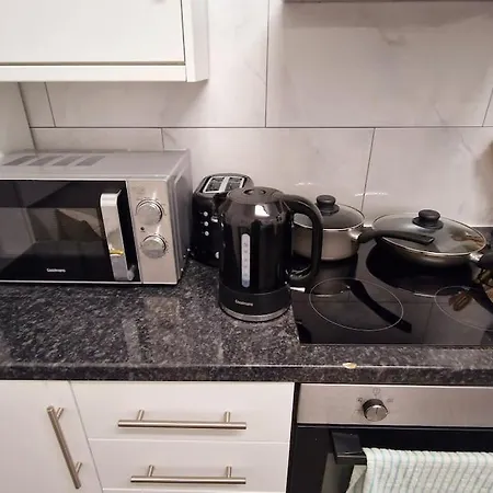 2 Bed Apartment, Near Canary Wharf, O2, Excel, Airport Apartment *