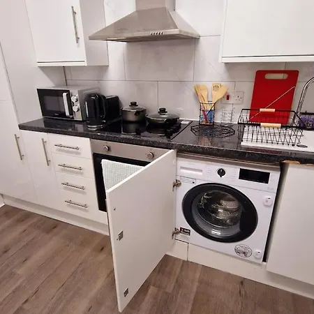 2 Bed Apartment, Near Canary Wharf, O2, Excel, Airport * London