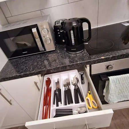 2 Bed Apartment, Near Canary Wharf, O2, Excel, Airport Apartment London
