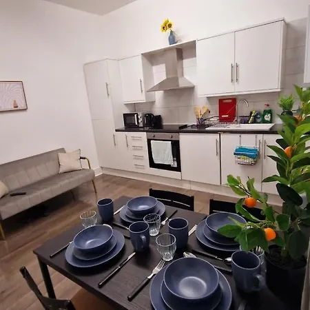 2 Bed Apartment, Near Canary Wharf, O2, Excel, Airport Apartment London
