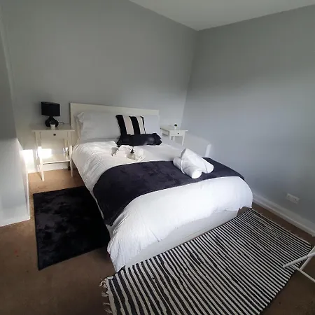 Yolo House Pensjonat *