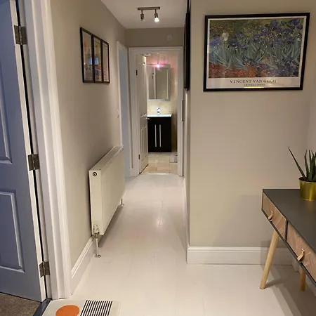Boutique Putney Riverside Apartment London
