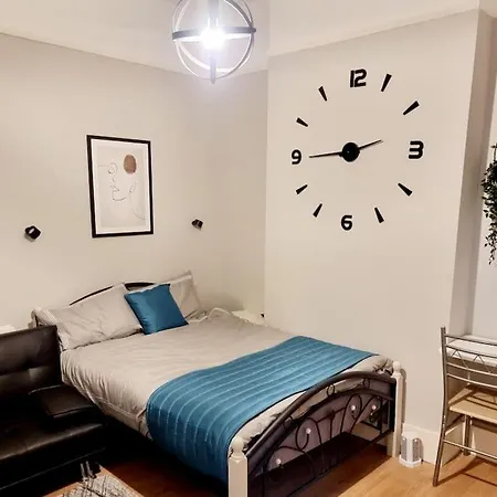 Stylish Apartment, Self Check-in, Ideal 4 Contractors, 25mins To Gatwick Airport * Thornton Heath