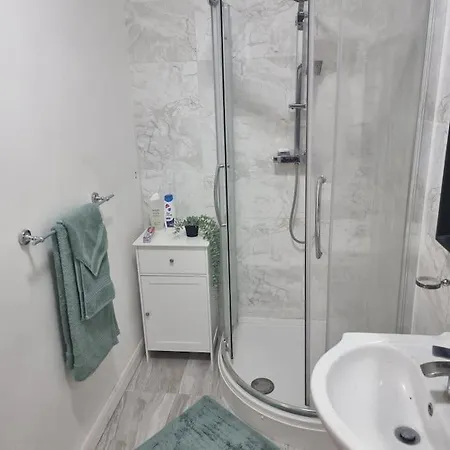 Apartment Stylish Apartment, Self Check-in, Ideal 4 Contractors, 25mins To Gatwick Airport Thornton Heath