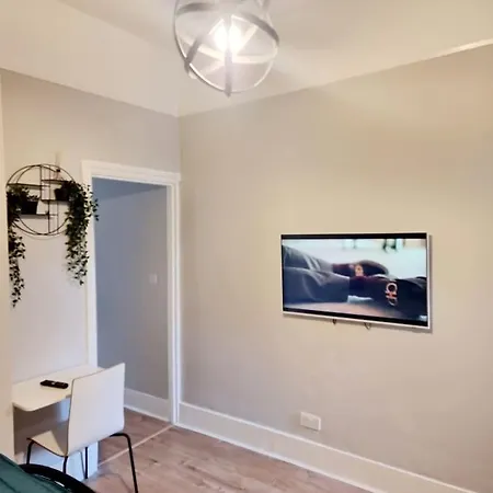 Stylish Apartment, Self Check-in, Ideal 4 Contractors, 25mins To Gatwick Airport