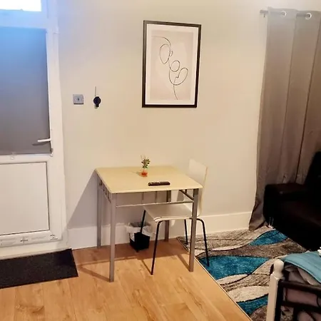 Apartment Stylish Apartment, Self Check-in, Ideal 4 Contractors, 25mins To Gatwick Airport Thornton Heath