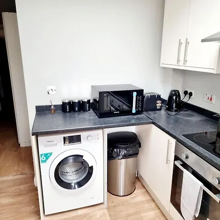 Stylish Apartment, Self Check-in, Ideal 4 Contractors, 25mins To Gatwick Airport Thornton Heath