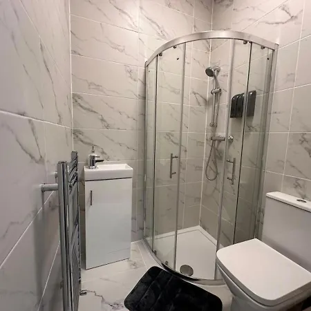 Modern Zone1 Guest house London