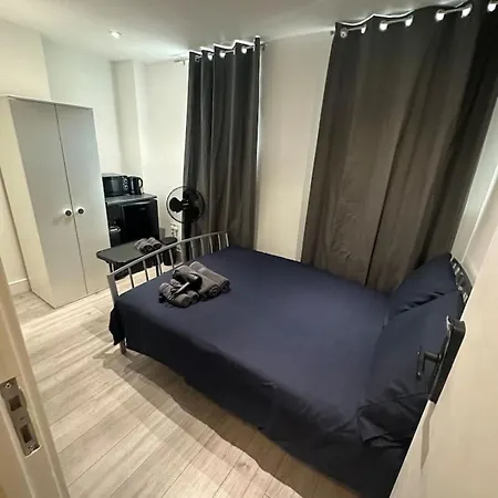 Waterloo Moments Away Guest house