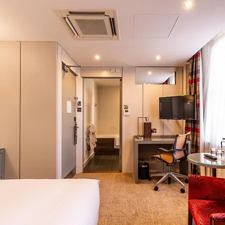 Doubletree By Hilton - West End 4*